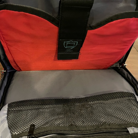 Swiss Gear Computer Backpack - Picture 6 of 9